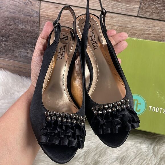 MOOTSIES TOOTSIES Mogiver Peep Toe Embellished Black Slingback Sandals 7M NWOT - Picture 13 of 15